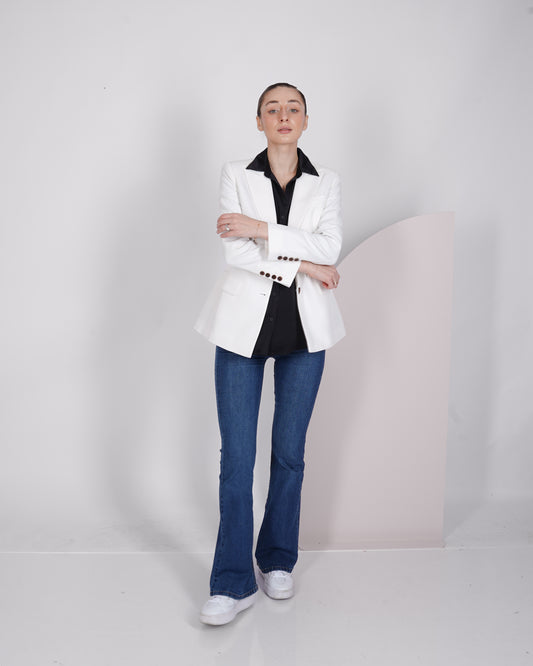 White Blazer | بليزر اوف- وايت